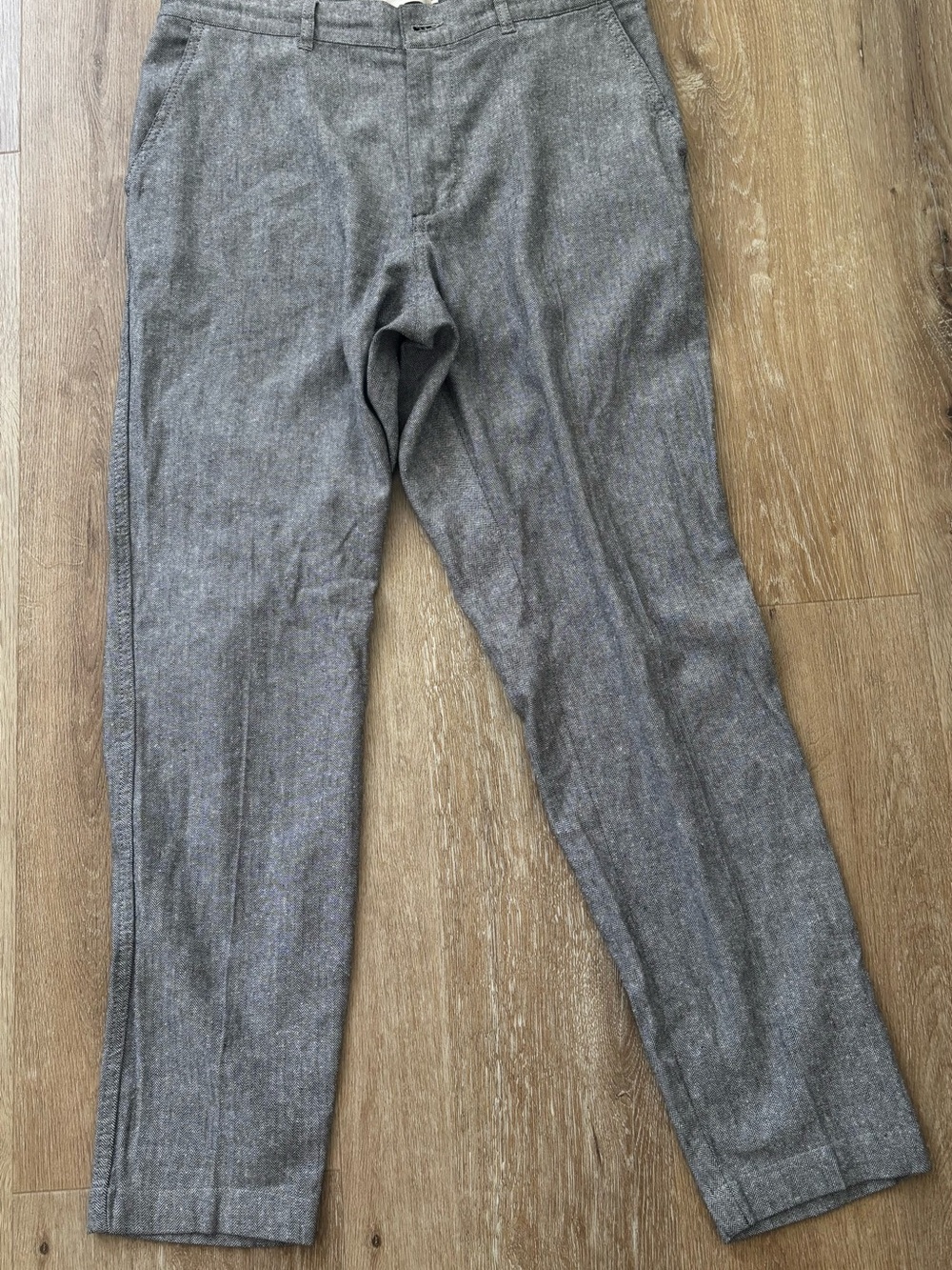 Taylor Stitch “the easy pant” Heather gray